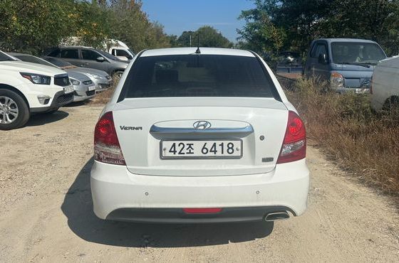 Hyundai Verna 1.4 DOHC Premier — пробег 200 538 км — фото 3 из 5