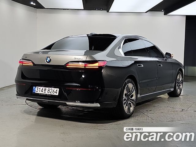 BMW 7-Series 740d xDrive Design Pure Excellence — пробег 104 021 км — фото 4 из 5