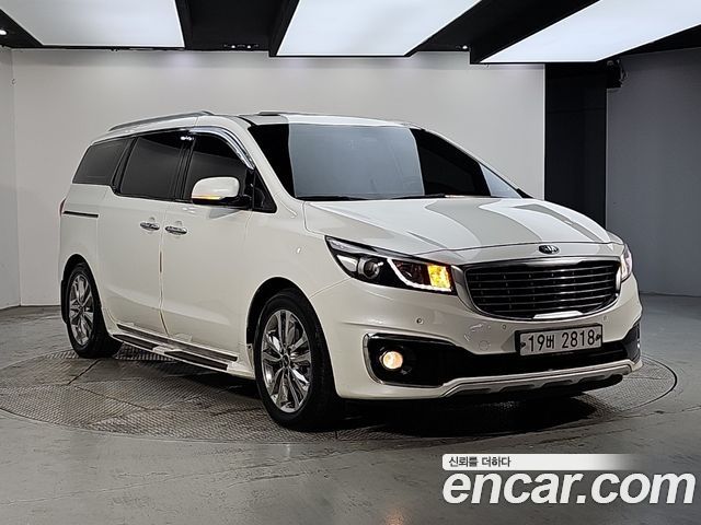 Kia Carnival 9-seater Prestige — пробег 167 000 км — фото 2 из 5