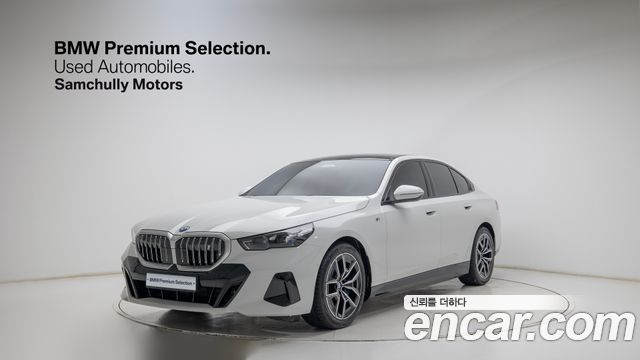 BMW i5 eDrive 40 M Sport — пробег 4 800 км — фото 1 из 5