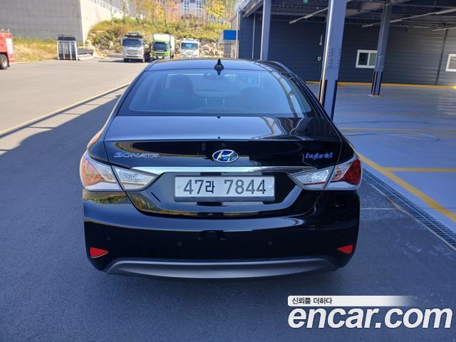 Hyundai Sonata 2.0 Premium — пробег 151 150 км — фото 4 из 5