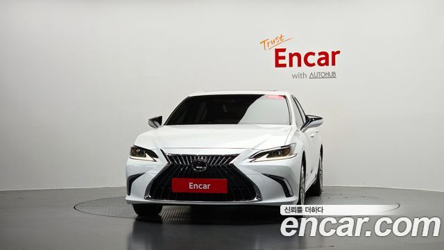 Lexus ES Luxury Plus — пробег 64 267 км — фото 3 из 5