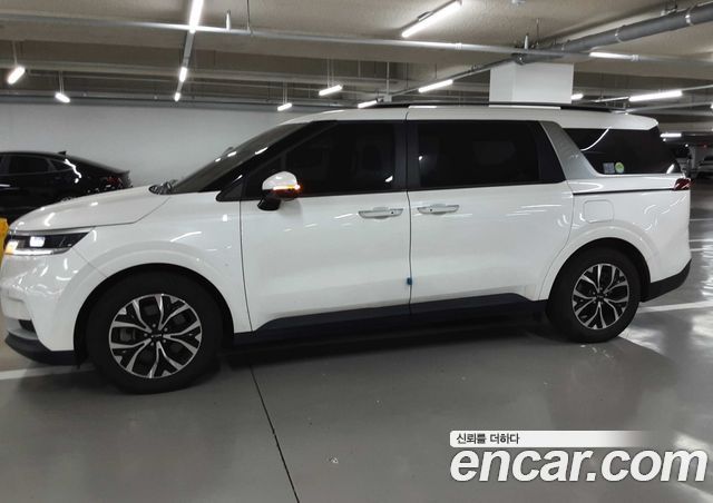 Kia Carnival Diesel 9-Seater Prestige — пробег 111 869 км — фото 2 из 5