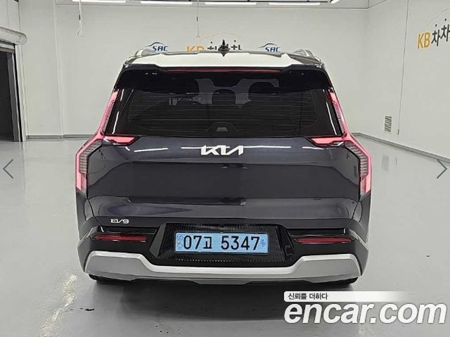 Kia EV9 Long Range 4WD Earth — пробег 72 231 км — фото 3 из 5