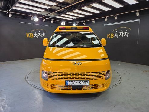 Hyundai Staria L3.5 Kinder Safety Car 11-Seater — пробег 68 180 км — фото 3 из 5