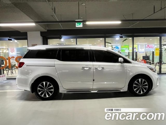 Kia Carnival 11-seater Prestige — пробег 160 591 км — фото 3 из 5