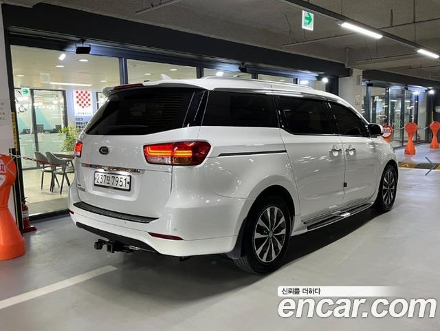 Kia Carnival 11-seater Prestige — пробег 160 591 км — фото 4 из 5