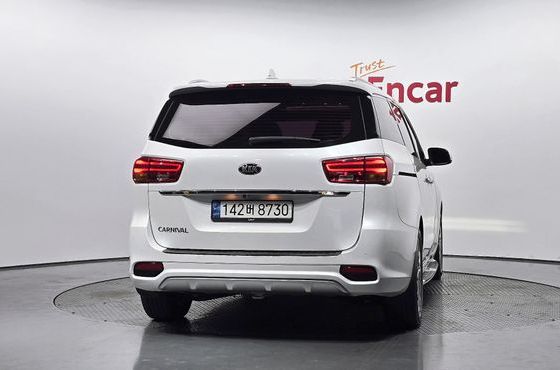 Kia Carnival 9-Seater Prstige — пробег 147 070 км — фото 4 из 5