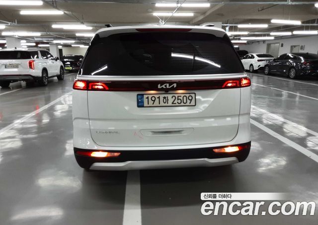 Kia Carnival Diesel 9-Seater Prestige — пробег 111 869 км — фото 3 из 5