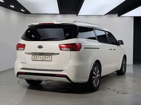 Kia Carnival 9-seater Luxury — пробег 209 617 км — фото 4 из 5