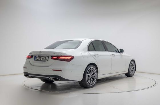 Mercedes-Benz E-Class E220d 4MATIC AMG Line — пробег 108 118 км — фото 2 из 5