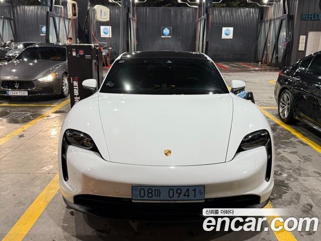 Porsche Taycan Base — пробег 68 500 км — фото 3 из 5