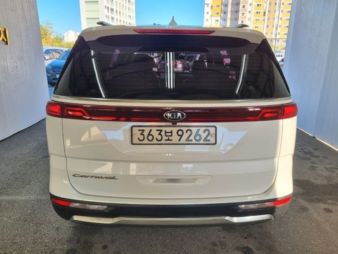 Kia Carnival Diesel 9-Seater Noblesse — пробег 207 000 км — фото 4 из 5