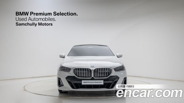 BMW i5 eDrive 40 M Sport — пробег 4 800 км — фото 3 из 5