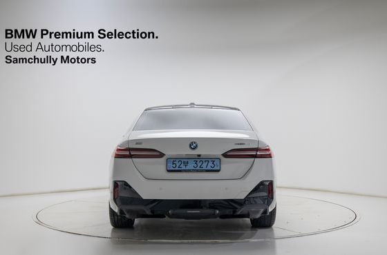 BMW i5 eDrive 40 M Sport — пробег 4 800 км — фото 4 из 5