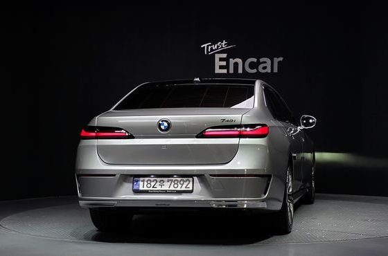 BMW 7-Series 740i sDrive Design Pure Excellence — пробег 31 788 км — фото 4 из 5