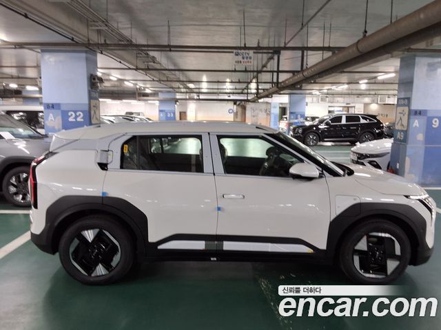 Kia EV3 Long Range 2WD Earth — пробег 7 км — фото 5 из 5