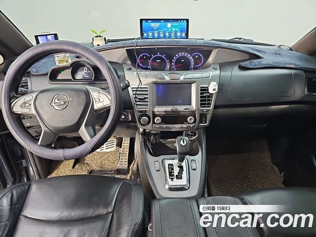 Ssangyong KORANDO 4WD RX 9-seater — пробег 177 000 км — фото 5 из 5