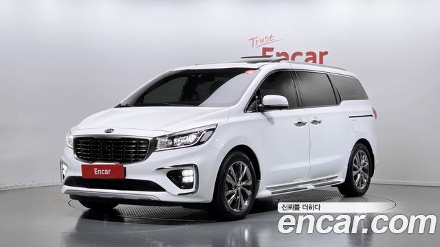 Kia Carnival 7-Seater Limousine VIP — пробег 80 327 км — фото 1 из 5