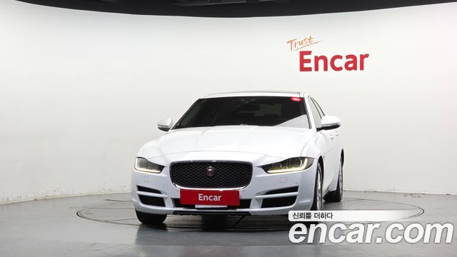 Jaguar XE 20t Prestige — пробег 52 281 км — фото 3 из 5