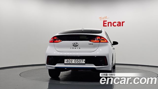 Hyundai Ioniq Q — пробег 199 533 км — фото 4 из 5