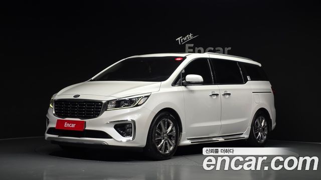 Kia Carnival 9-Seater Noblesse Special — пробег 129 281 км — фото 1 из 5