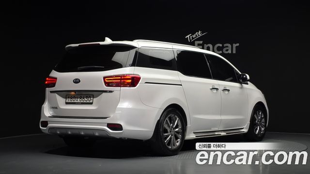 Kia Carnival 9-Seater Noblesse Special — пробег 129 281 км — фото 2 из 5