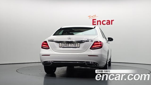 Mercedes-Benz E-Class из Кореи Encar