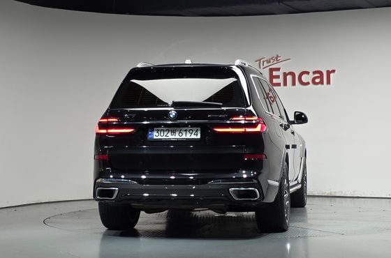 BMW X7 xDrive 40i M Sport 6STR — пробег 31 046 км — фото 4 из 5