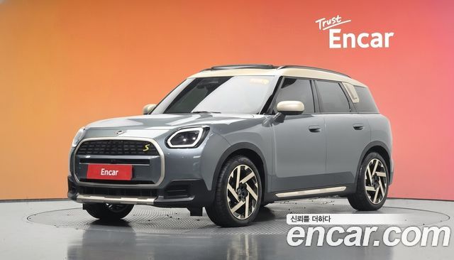 Mini Countryman ALL4 SE Favoured — пробег 1 909 км — фото 1 из 5