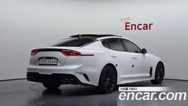 Kia Stinger 2.0 Turbo AWD Platinum — пробег 93 721 км — фото 2 из 5