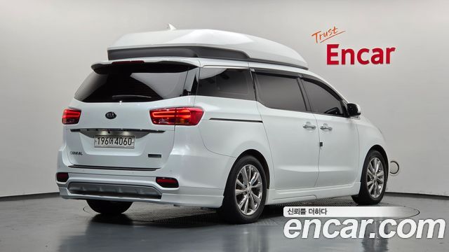 Kia Carnival из Кореи Encar