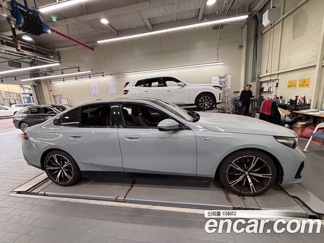 BMW 5-Series 530i xDrive M Sport — пробег 23 100 км — фото 3 из 4