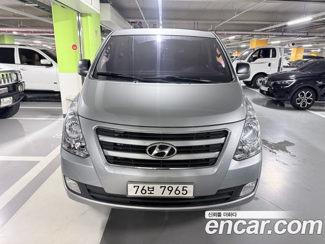 Hyundai Starex 12-Seater Wagon Smart — пробег 177 577 км — фото 1 из 5