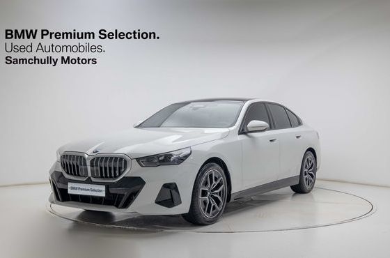 BMW 5-Series 520i M Sport — пробег 7 870 км — фото 1 из 3