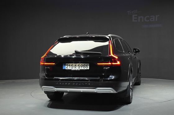 Volvo V90 B5 Ultimate AWD — пробег 54 700 км — фото 4 из 5