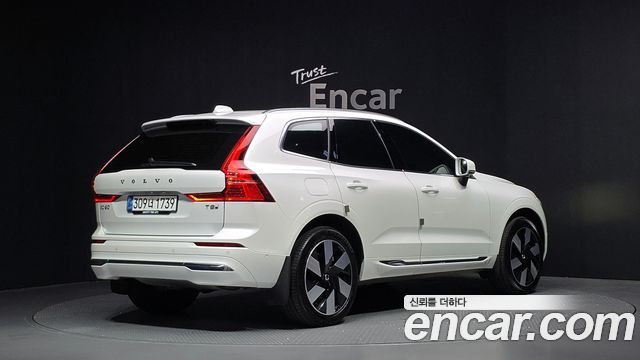 Volvo XC60 T8 Ultra Bright — пробег 14 052 км — фото 2 из 5