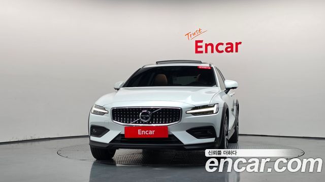 Volvo V60 B5 Pro AWD — пробег 26 025 км — фото 3 из 5