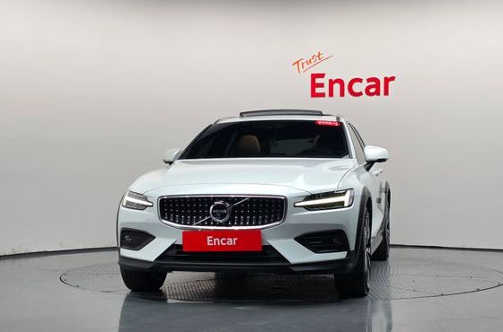 Volvo V60 B5 Pro AWD — пробег 26 025 км — фото 3 из 5