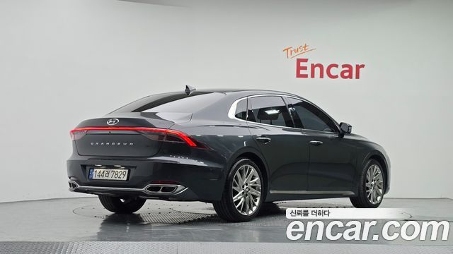 Hyundai Grandeur 3.3 Calligraphy — пробег 26 454 км — фото 2 из 5