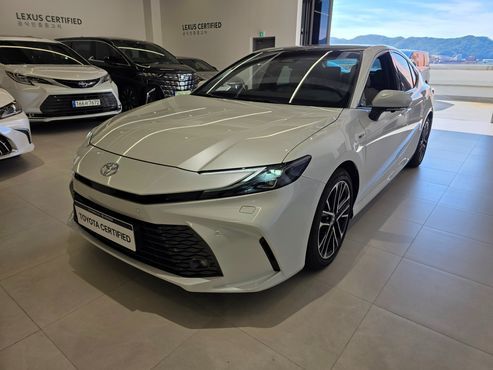 Toyota Camry 2.5 XLE Premium Hybrid — пробег 2 126 км — фото 1 из 5