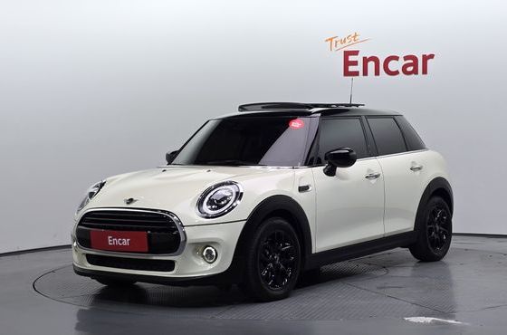 Mini Cooper 5Door HIGH 3rd — пробег 28 184 км — фото 1 из 5