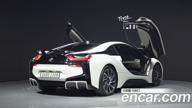 BMW i8 Coupe — пробег 90 271 км — фото 2 из 5