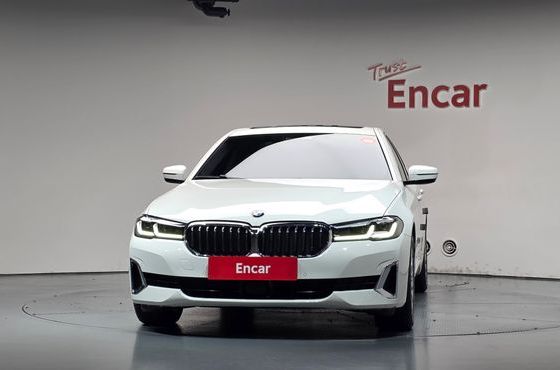 BMW 5-Series 520i Luxury — пробег 70 990 км — фото 3 из 5
