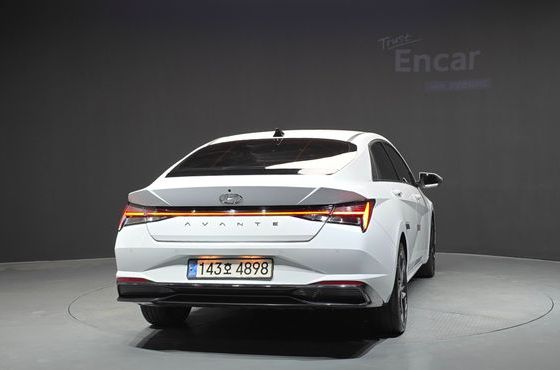Hyundai AVANTE Inspiration — пробег 81 162 км — фото 4 из 5