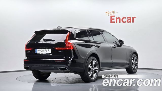 Volvo V60 B5 Pro AWD — пробег 81 545 км — фото 2 из 5