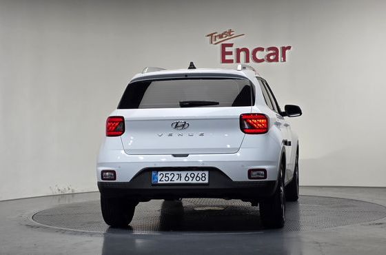 Hyundai Venue 1.6 Flux — пробег 6 355 км — фото 4 из 5