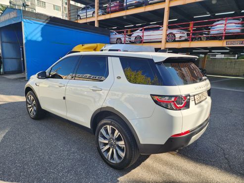 Land Rover Discovery Sport 2.0 TD4 HSE Luxury — пробег 99 000 км — фото 4 из 5