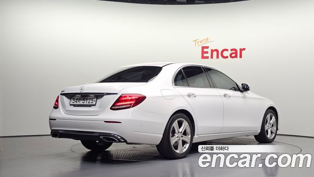 Mercedes-Benz E-Class из Кореи Encar