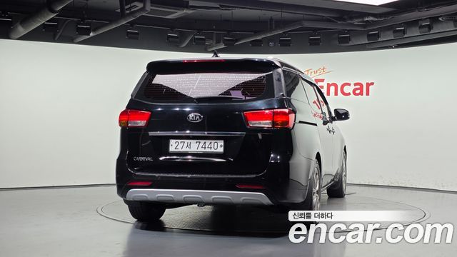 Kia Carnival 9-seater Noblesse — пробег 251 683 км — фото 4 из 5